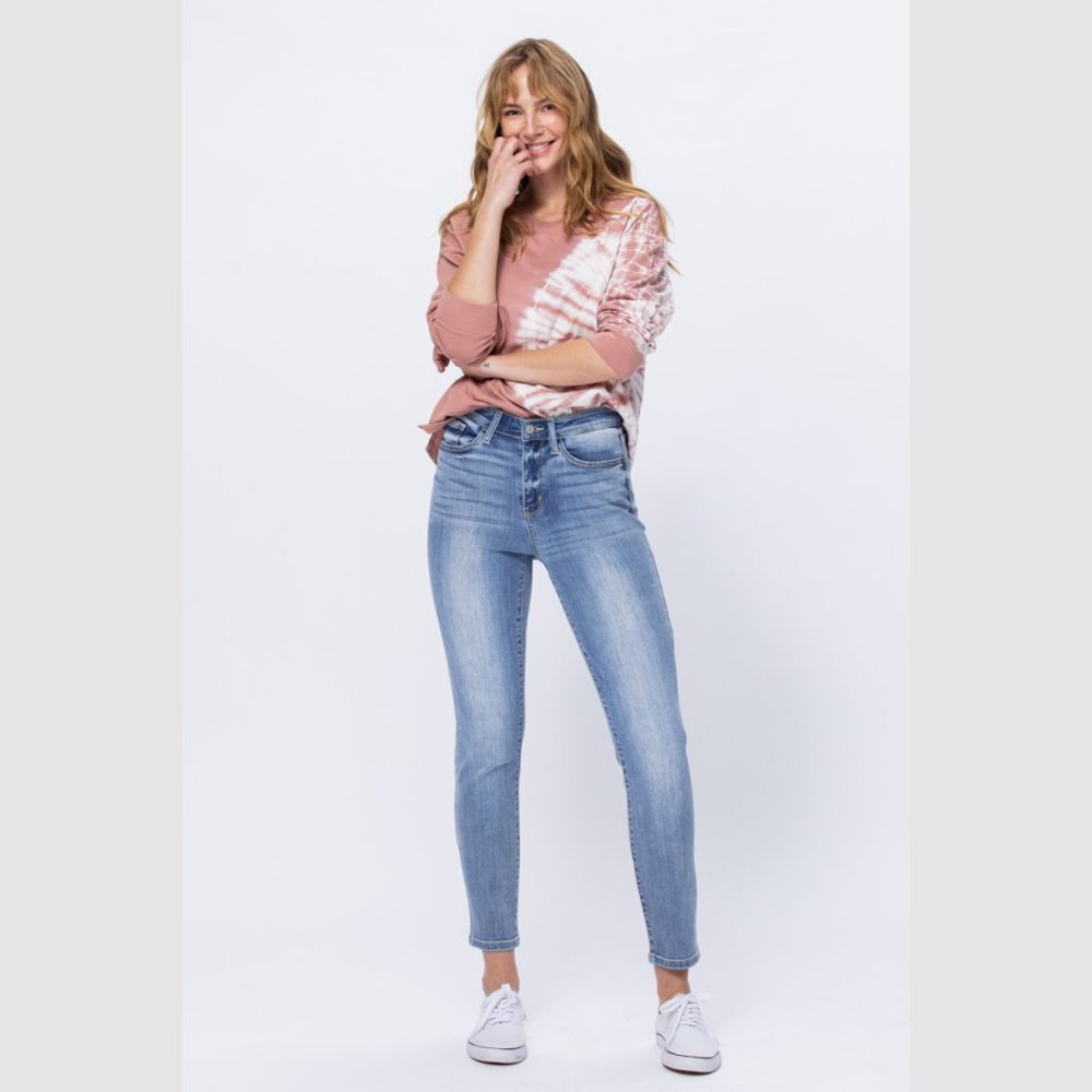 NWT Judy Blue Relaxed Fit Jeans - Picture 5 of 6